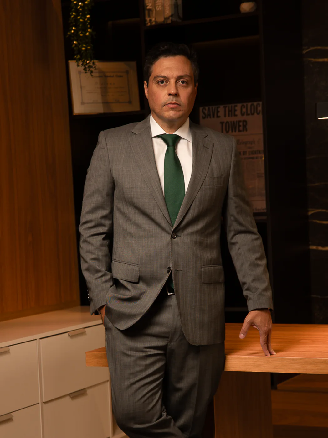 Dr. Diego Valadares